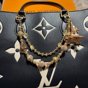 STUNNING LV Fashion Tote! BLACK Embossed MM Size with LV magnetic box and bag!